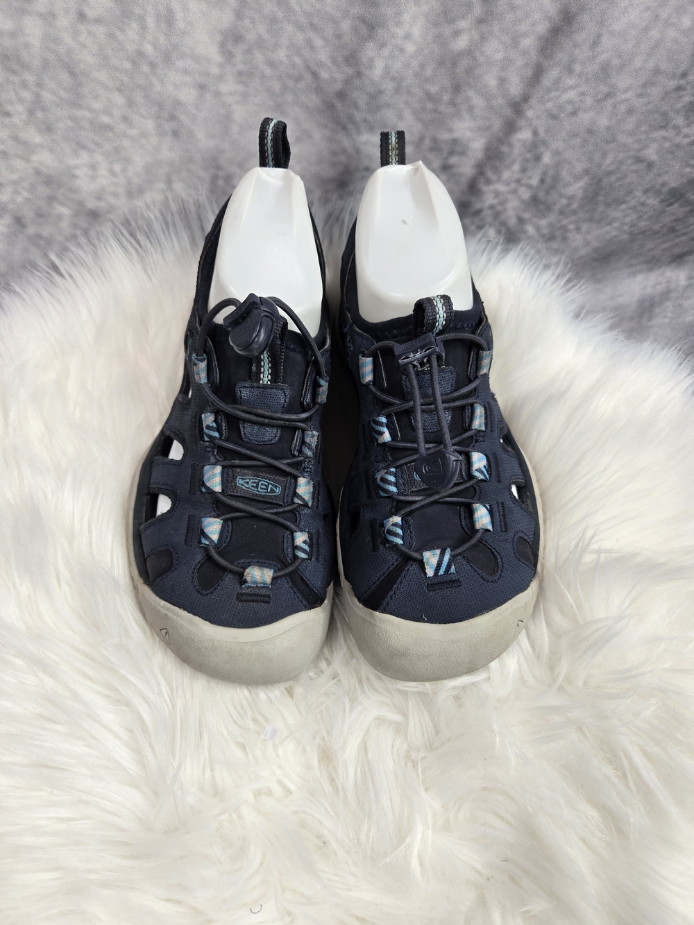 KEEN Women's SOLR sandals in a navy and mist colorway